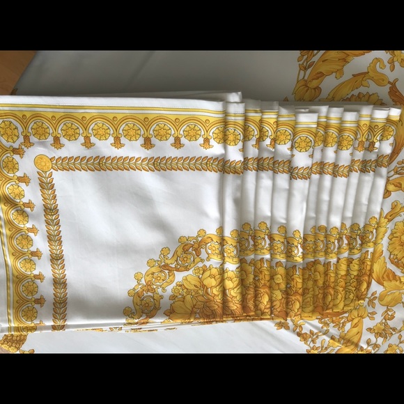 Versace Table Linen - Picture 5 of 8